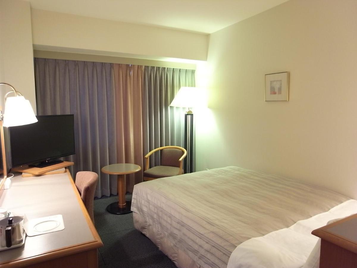 Hotel Sunroute Niigata Exteriör bild